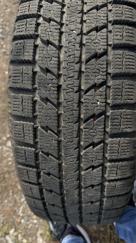 Продам зимову резину TOYO OBSERVE 195/65 R15