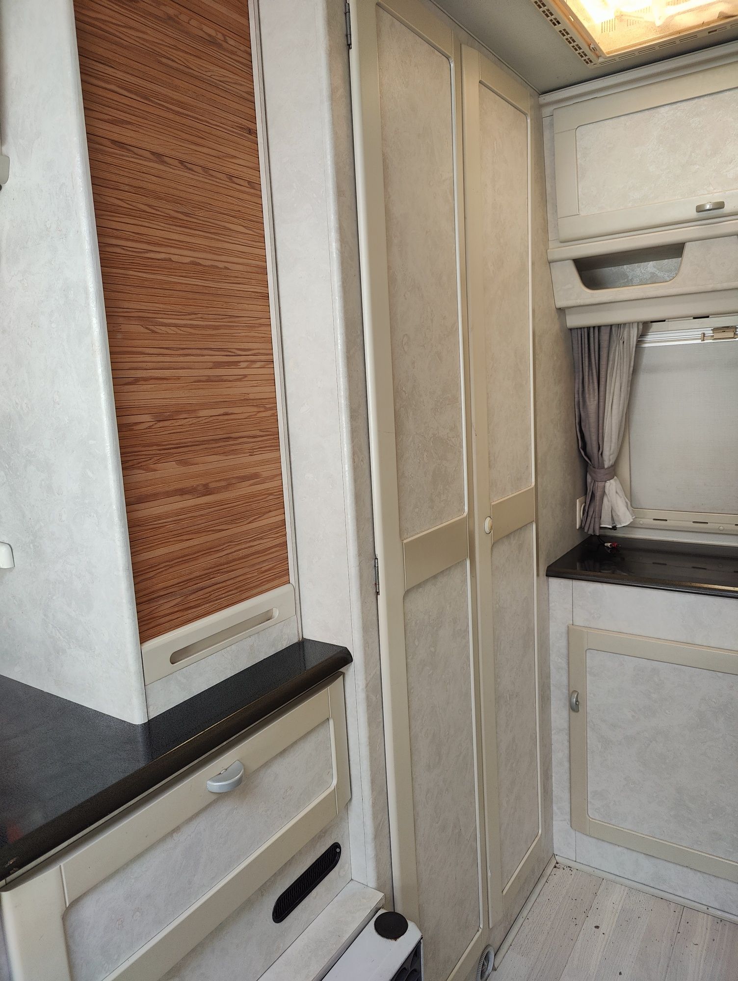 Autocaravana Hymer B564 2.5 Turbo Diesel