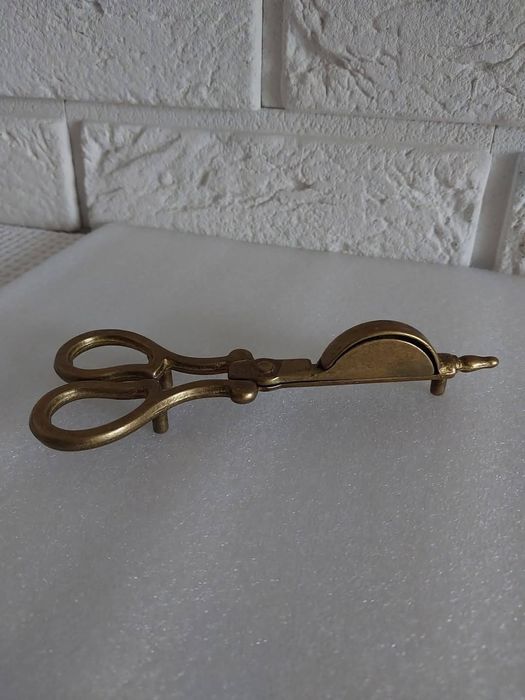 Mosiężne nożyczki do gaszenia świec.