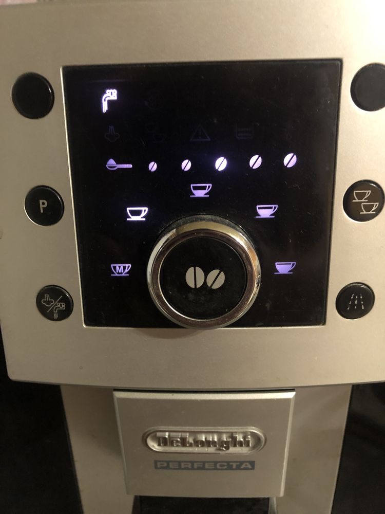 Кавомашина Delonghi