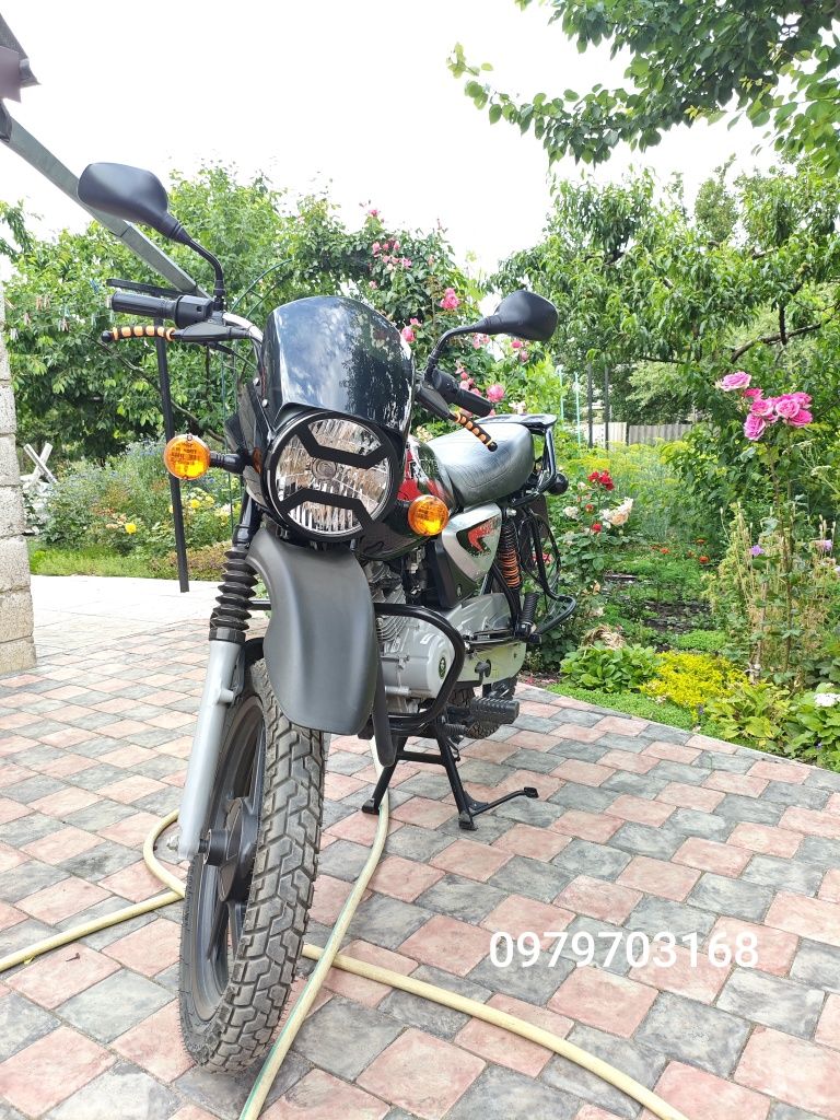 Bajaj 125 x. Баджаж 125 х