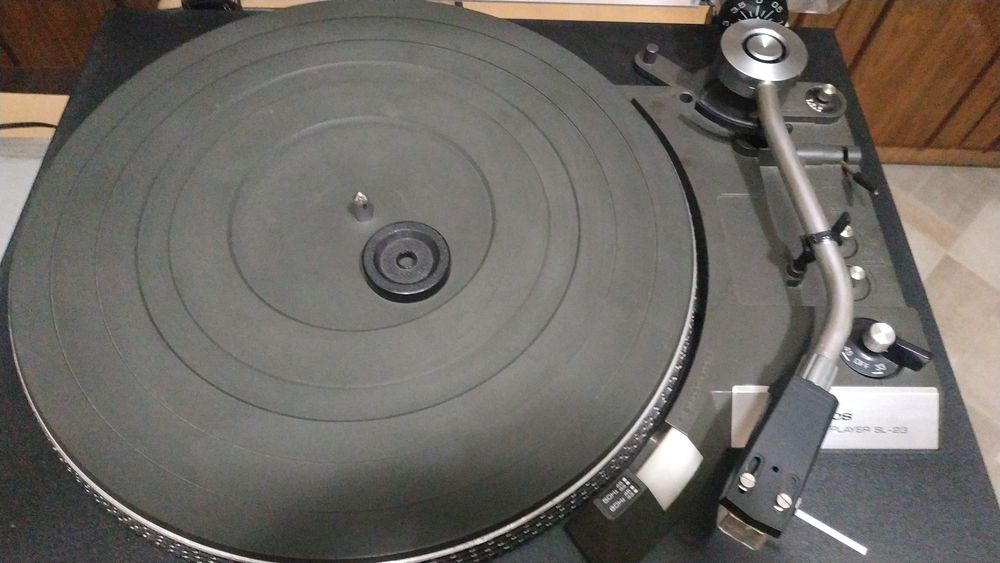 Проигрыватель винила Technics