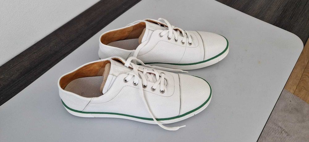 Buty skórzane Gino Rossi Białe roz 44