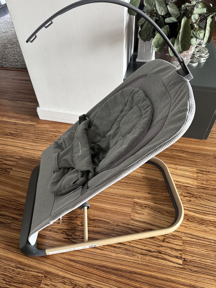 Bujaczek jak babybjorn moby system szary leżaczek