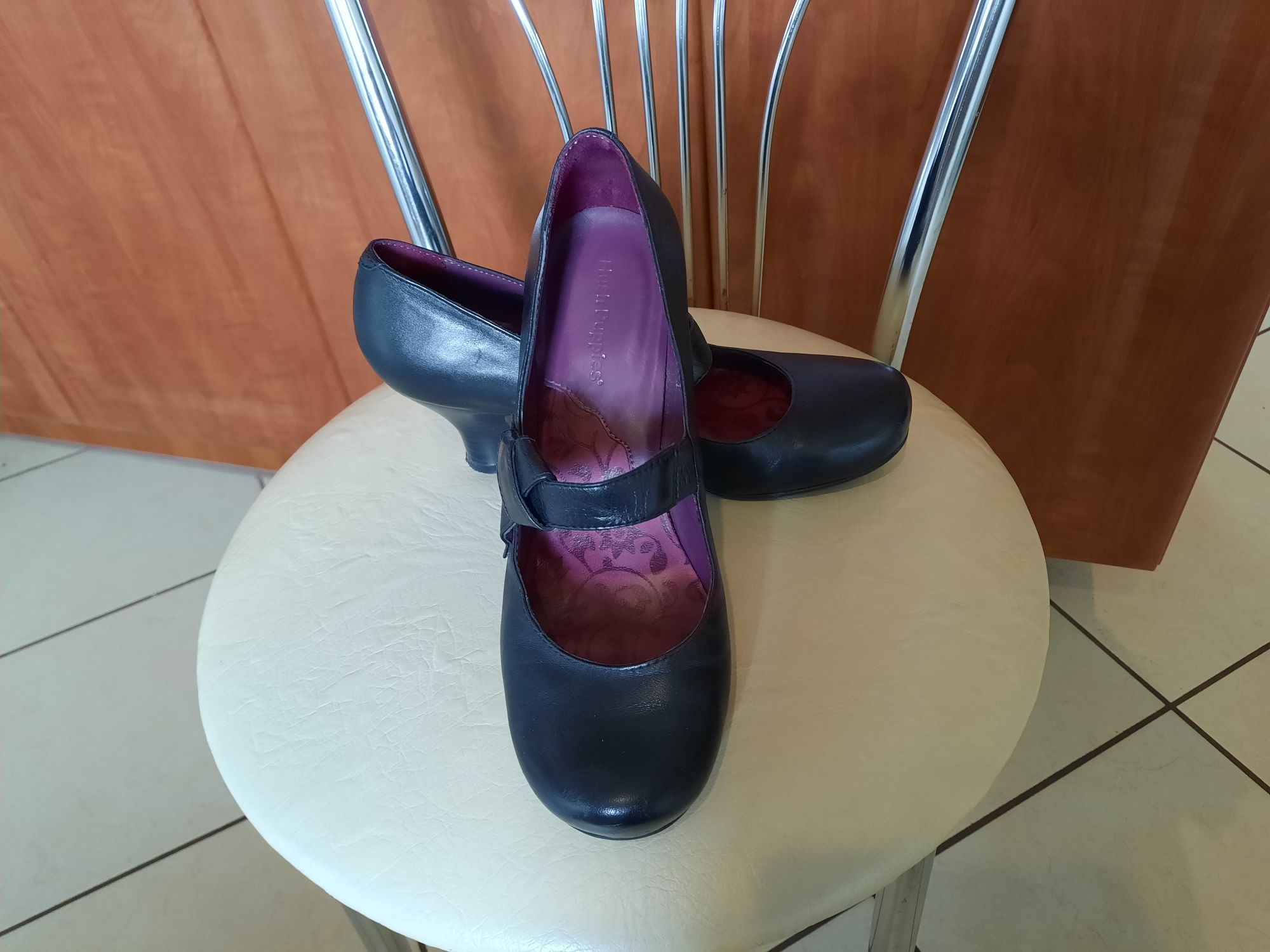 Buty czółenka  Hush Puppies r 39