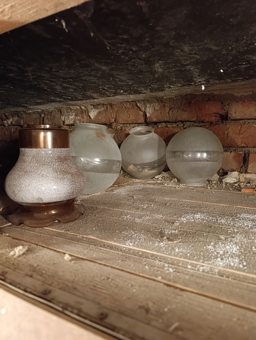 Віддам плитку,плафони,скло даром.Самовивоз.