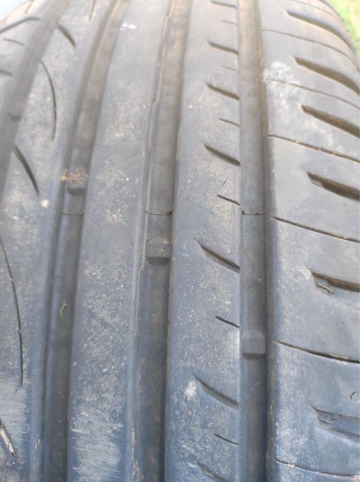 Гума 215/55/R17 літо комплект 22 рік нові