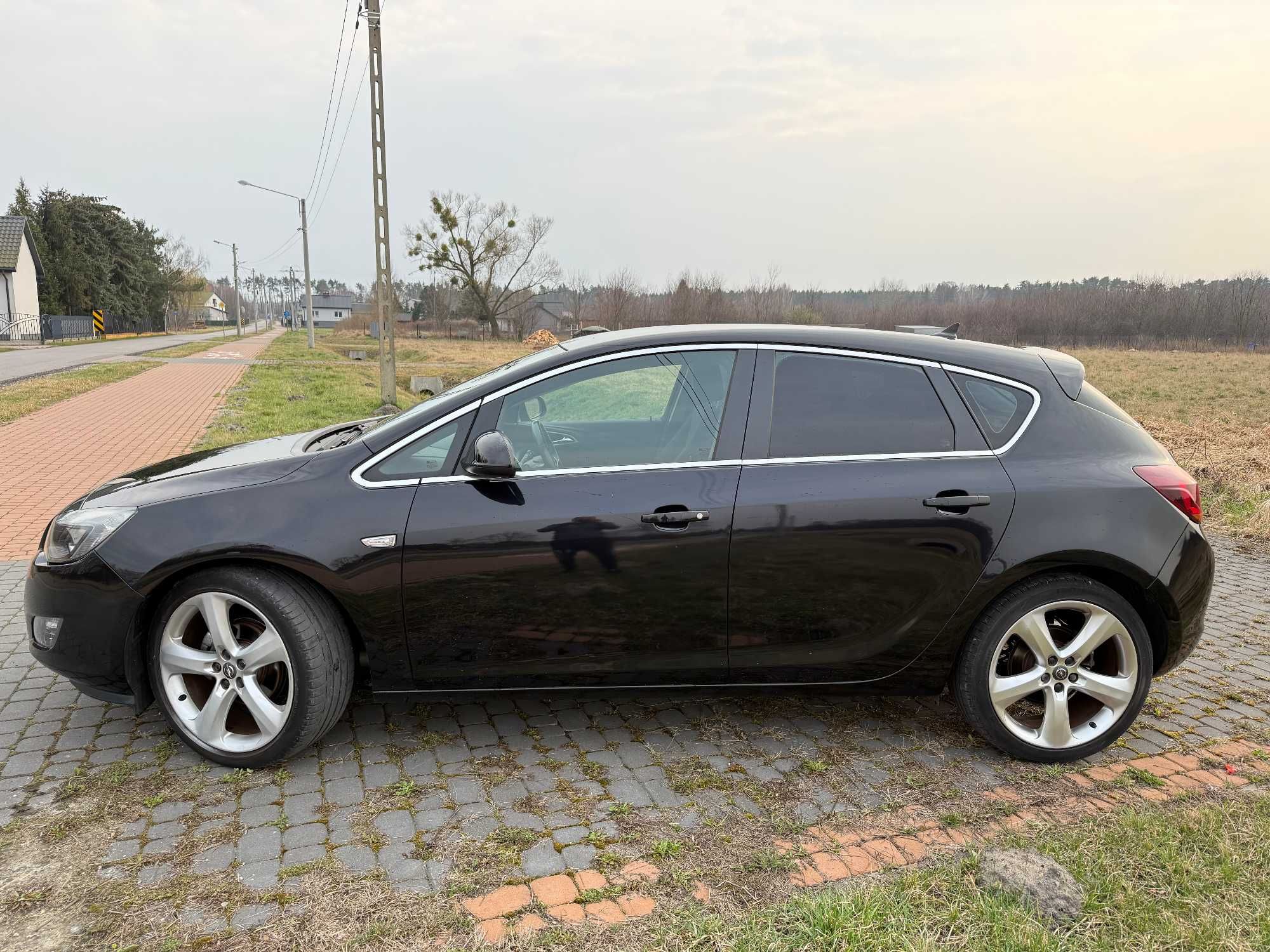 Opel Astra 1.4 turbo benzyna! bardzo ładny! Alu! Navi!