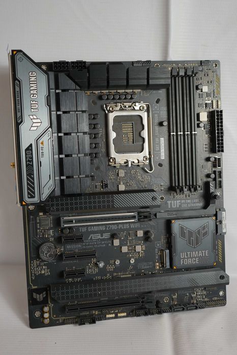 Материнська плата ASUS TUF GAMING Z790-PLUS WIFI DDR5 LGA1700