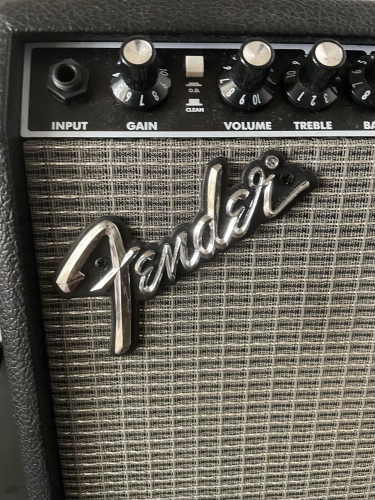 Amplificador Fender Frontman 10G