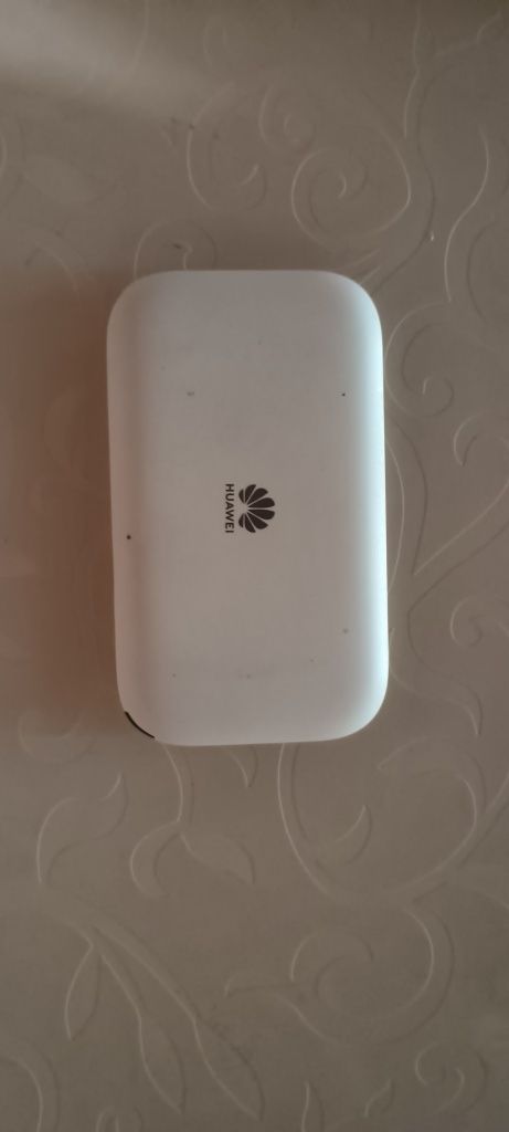 Мобильный роутер  HUAWEI E 5575