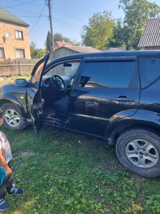 Продам надійного позашляховика