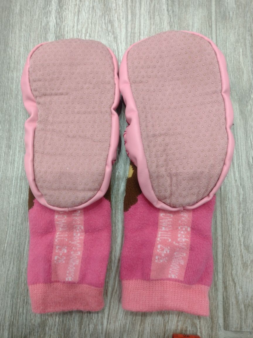 Nowe skarpeto-kapcie papcie koci domek Gabi Gabby's doolhouse