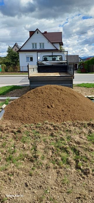 Ziemia przesiewana humus pod trawnik