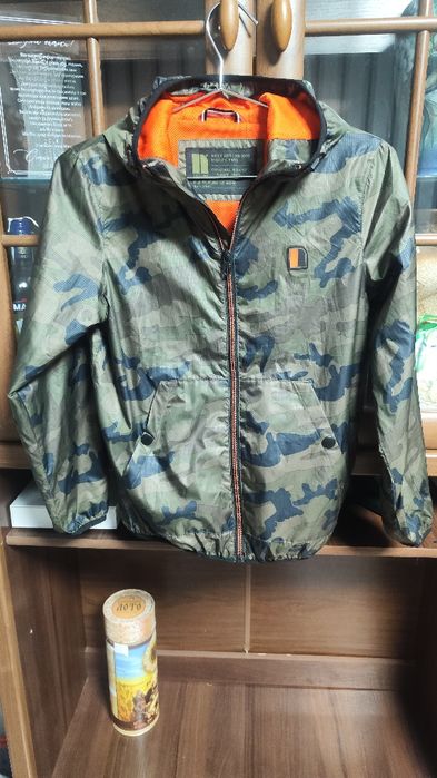 Вітровка Next, 146