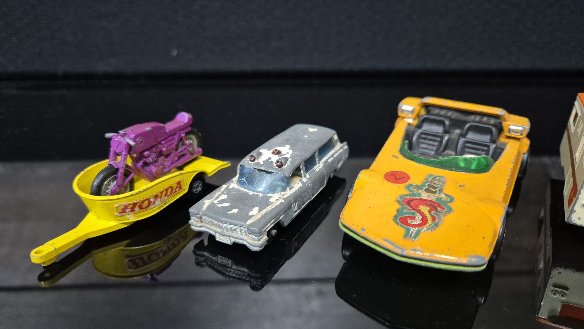 Stare resoraki matchbox.