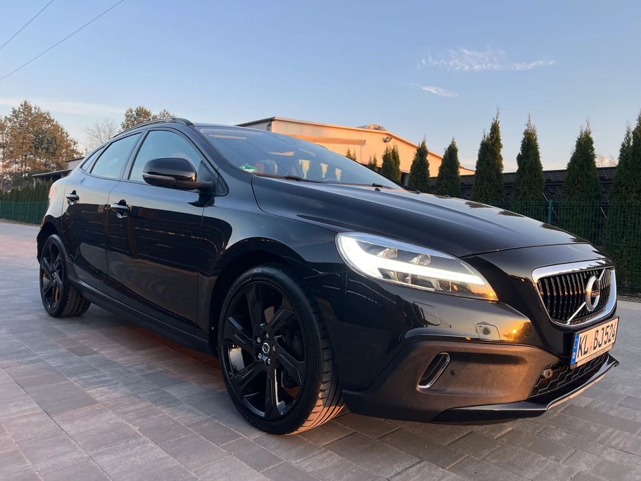 Volvo V40 Cross Country 2.0d*Momentum*Automat VIRTUAL FullLED Kamera Navi 190km Bezkolizyjny!