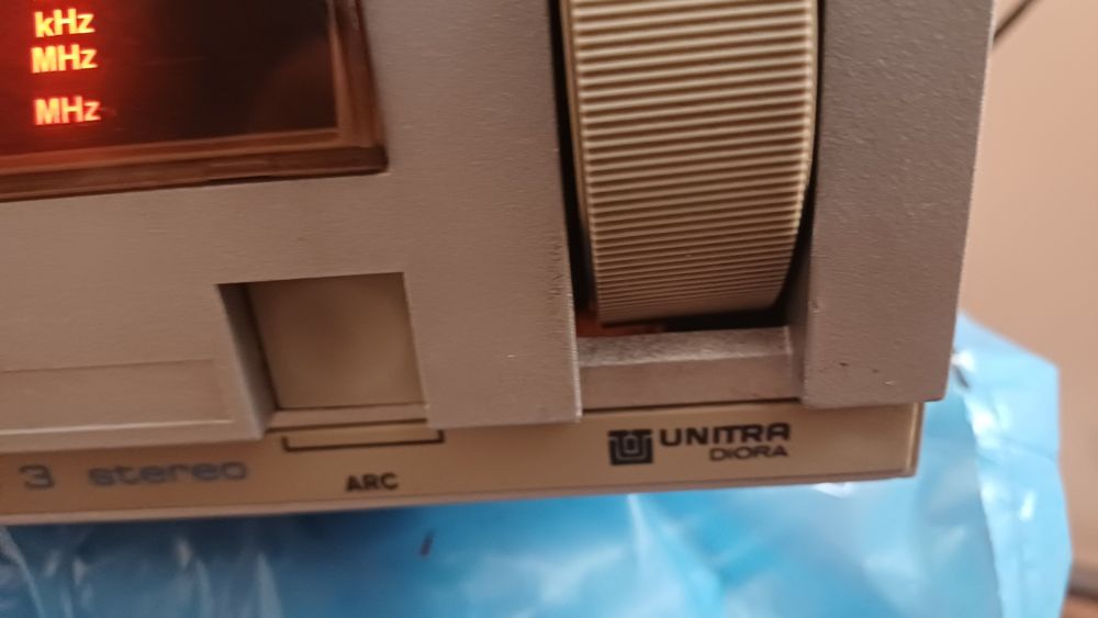 Sprzedam ampituner Unitra.