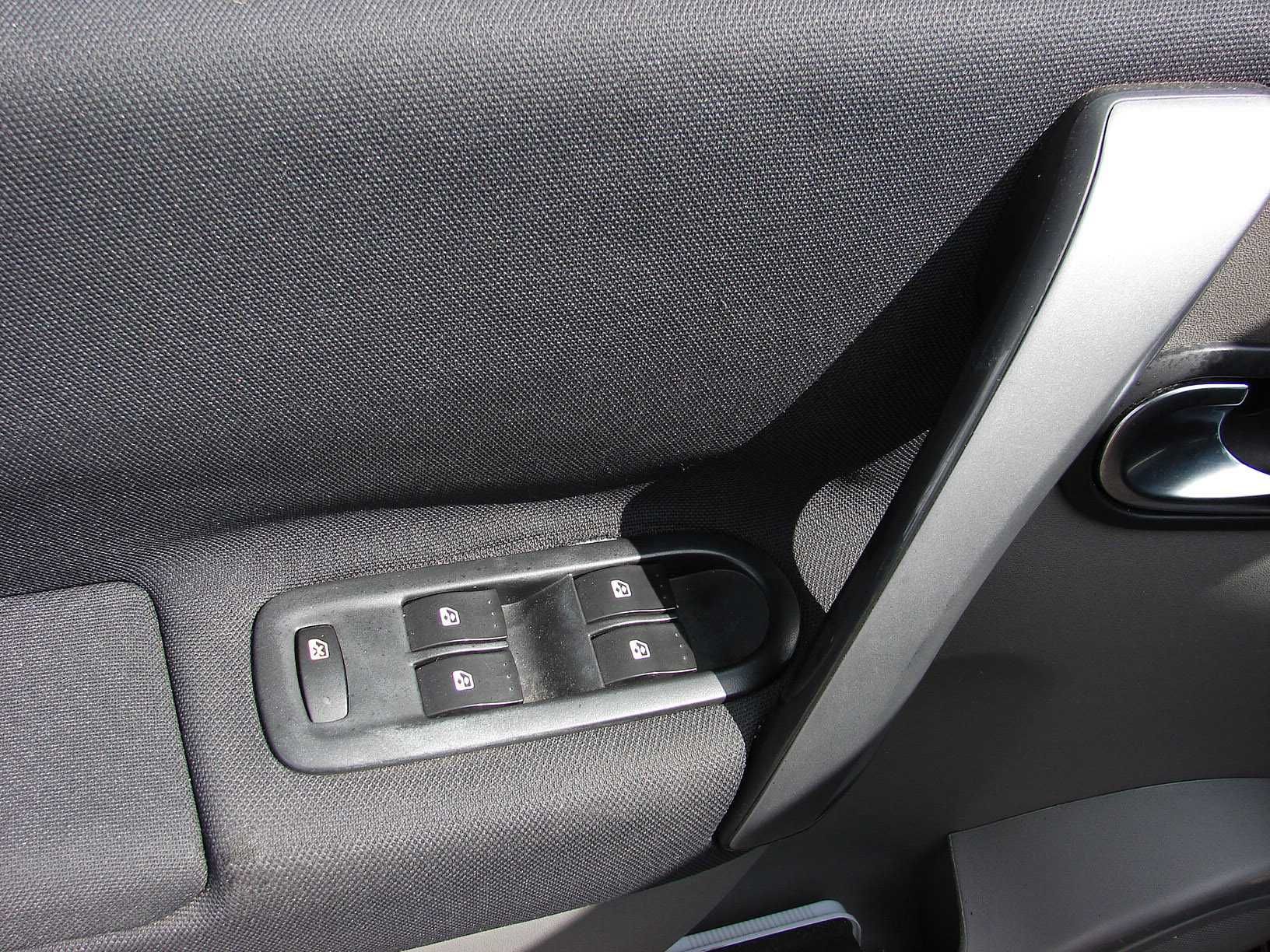 Свежепригнанный Renault Grand Scenic 1.6 MPi 2008 год
