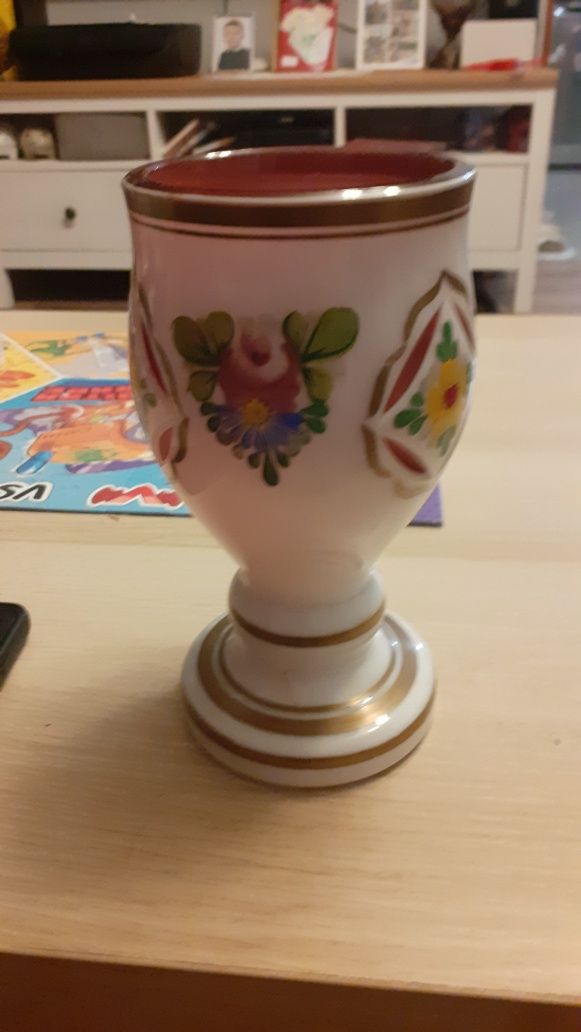 Puchar szkło mleczne Bochemia