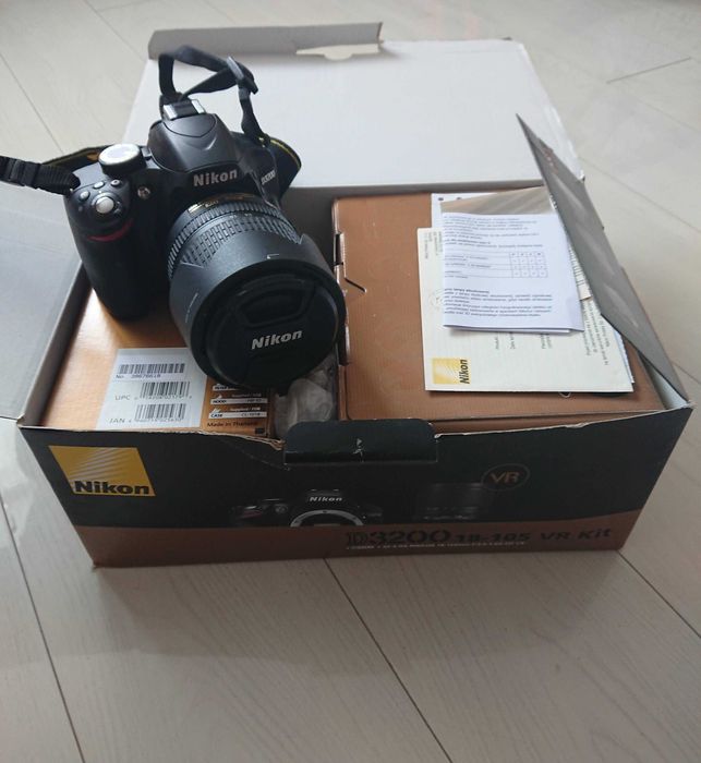 Nikon D3200 + Nikkor 18-105 мм
