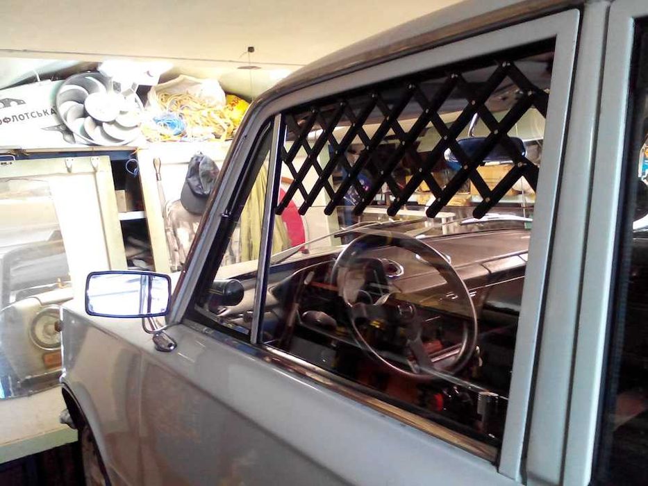 Решетка на боковое стекло ретро Ваз / решетка для перевозки животных