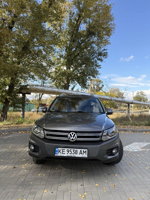 Продам на Volkswagen Tiguan  2016 год полная комплектация