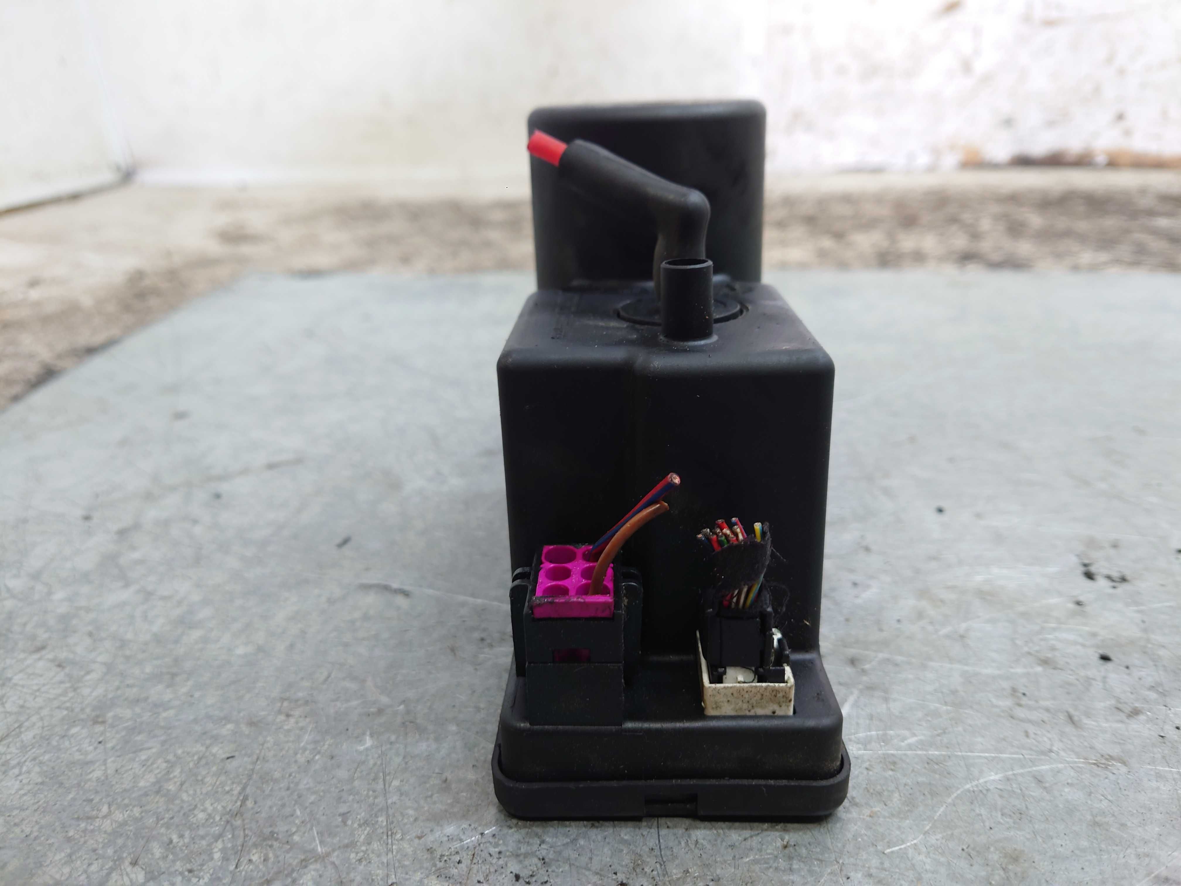 Audi 80 B4 A3 8L A4 B5 A6 C5 A8 D2 Pompka Zamka Centralnego