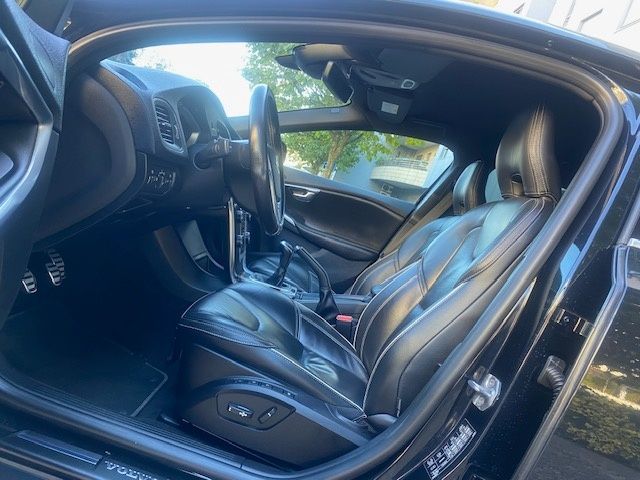 VOLVO V40 2.0 D4 190cv BANCOS PELE