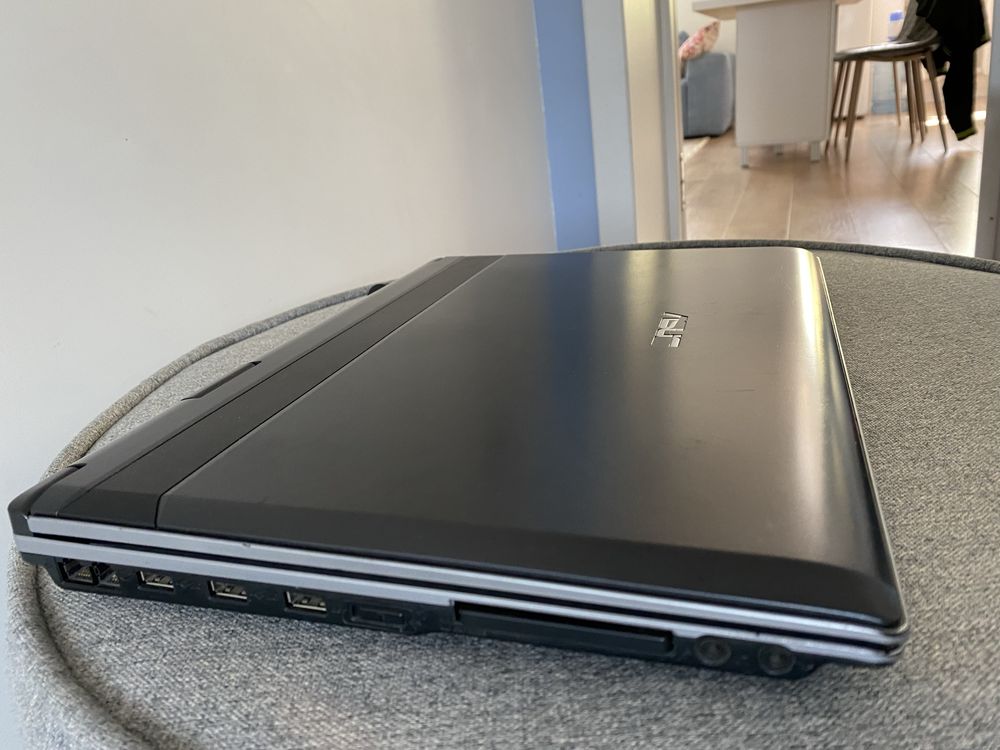 Ноутбук ASUS в чудовому стані