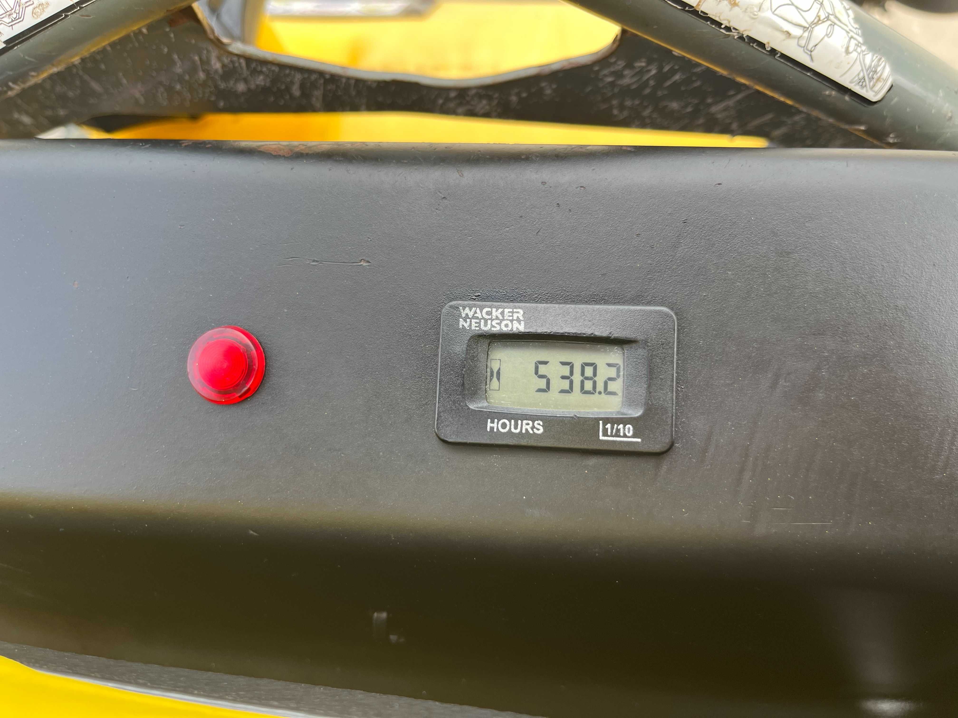Zacieraczka samojezdna Wacker Neuson CRT 36-25, śr. zacierania 2x915mm