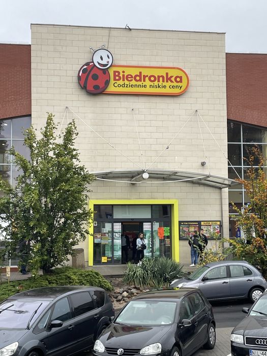 OKAZJA !!! Wynajmę stiosko w BIEDRONCE !!!