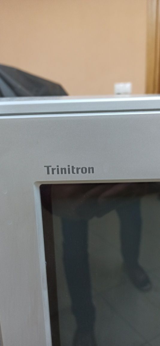 Sony  Trynitron 50 Hz plus stolik