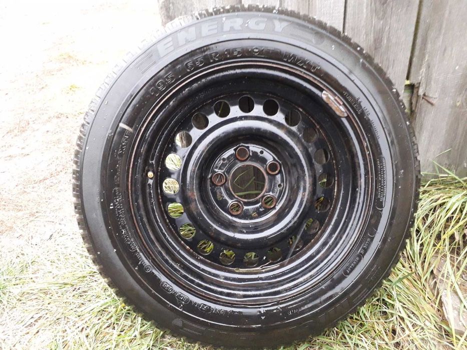 Продам зимову резину на ауді а6 і мерседес 124