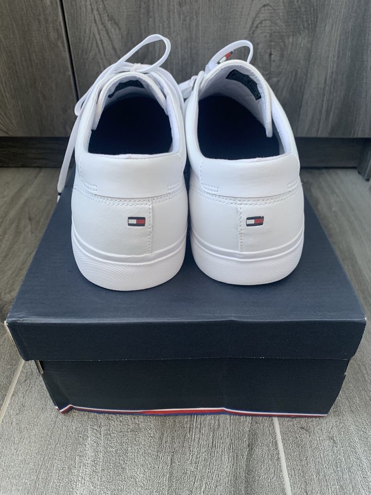 Новые оригинальные кроссовки Tommy Hilfiger размер 12/46 30,5 см.