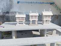 Espigueiros pequenos em granito