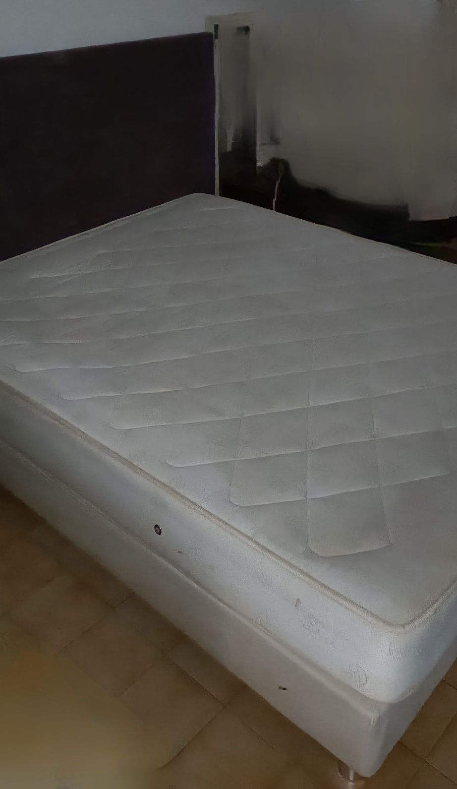 Cama de casal com cabeceira