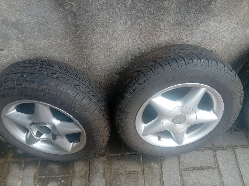 Alufelgi Ronal 14R z oponami letnimi