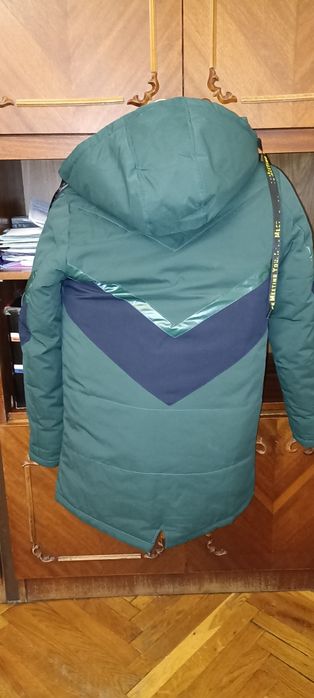 Продам куртку на підлітка