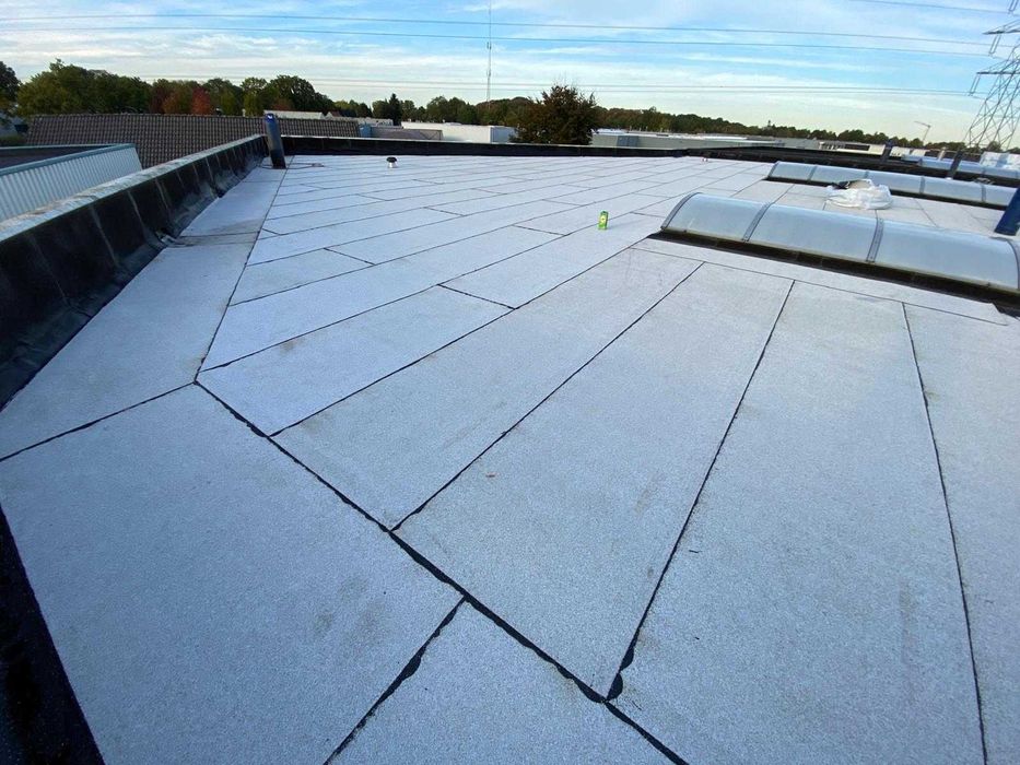 Dachy płaskie, tarasy, balkony, inspekcja dachów (przecieki)