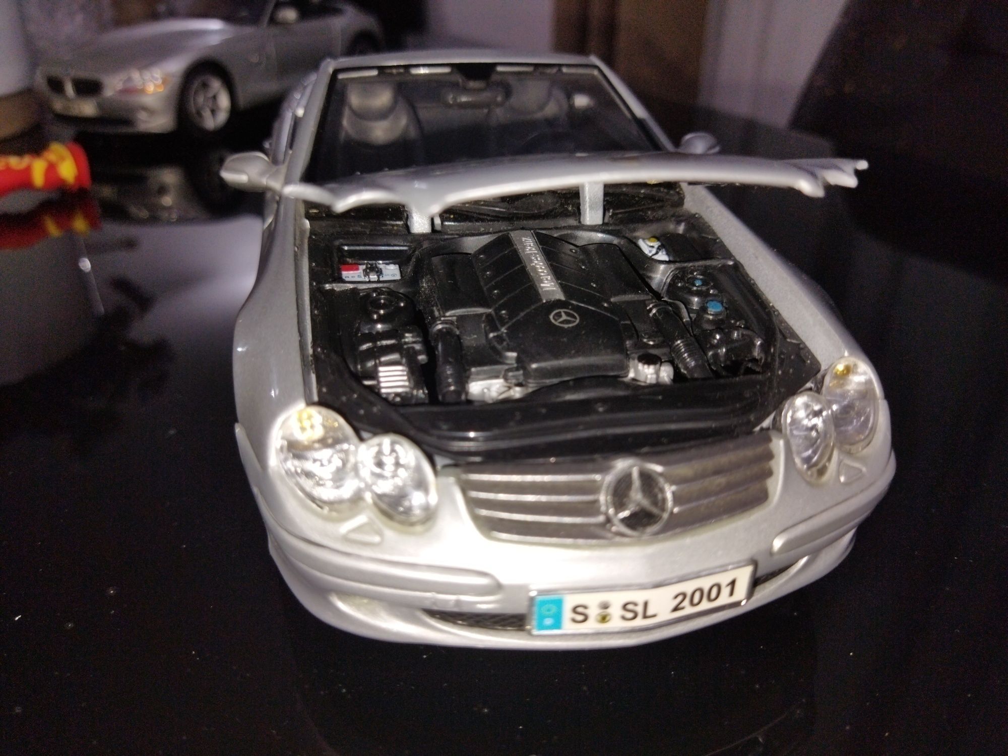 Mercedes SL, escala 1/18 Maisto.