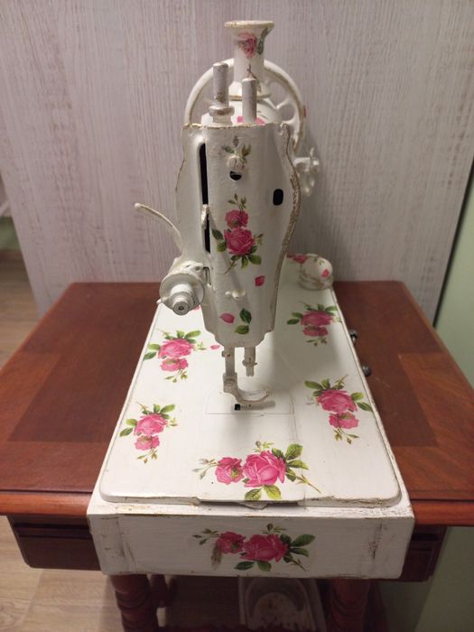 Maszyna do szycia decoupage