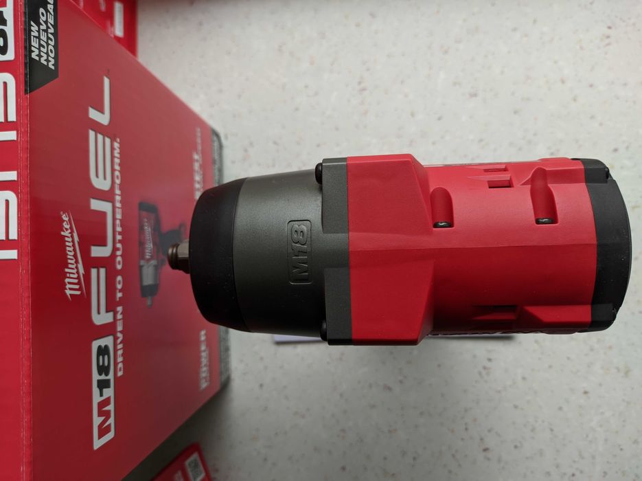 Бесщеточный ударный гайковерт Milwaukee М18 FUEL 2967-20 (FHIW2F12-0)