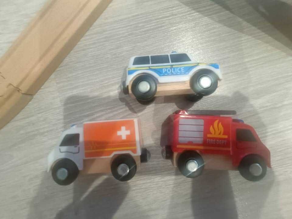 Kolejka drewniana Lillabo ponad 100 elementów + pojazdy lidl