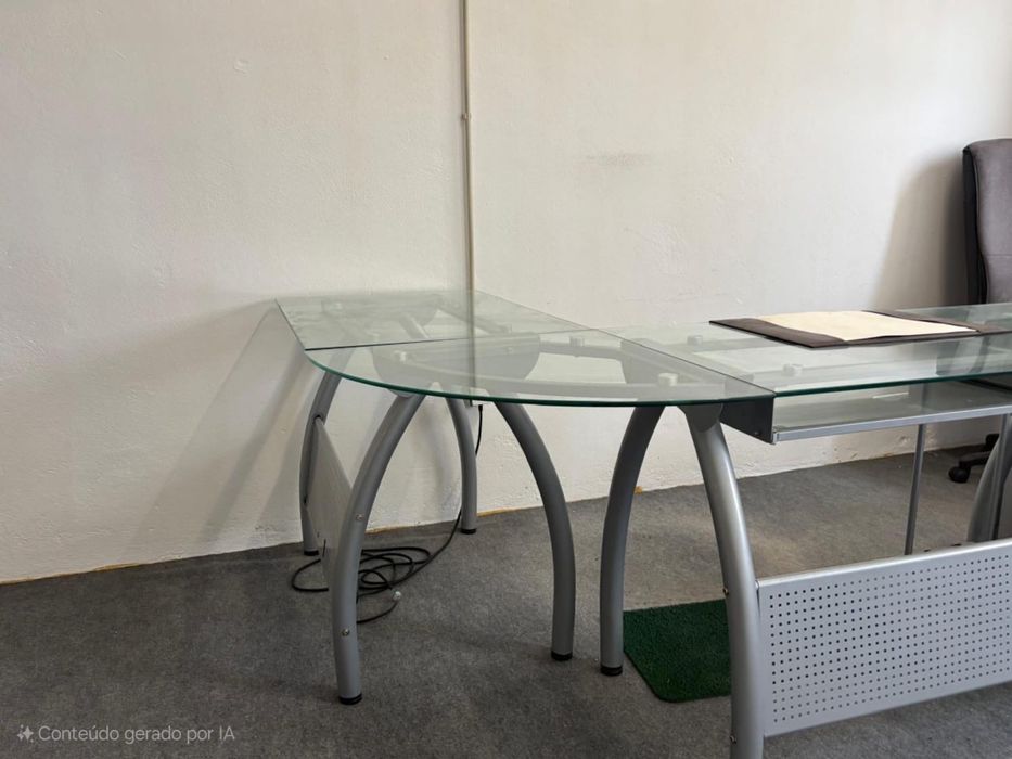 Secretária com canto