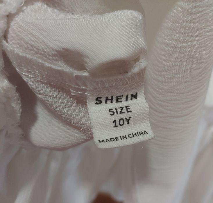 Blusa Folhos e Renda, 10A