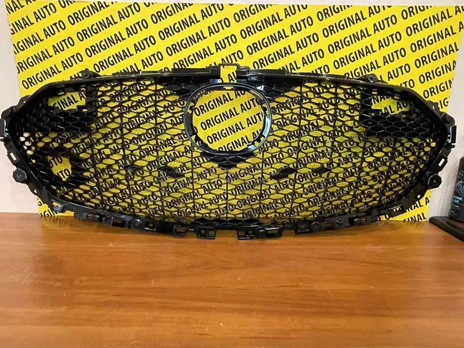 Решітка радіатора Mazda 3 BP 2018-2025 Глянець Нова Оригінал