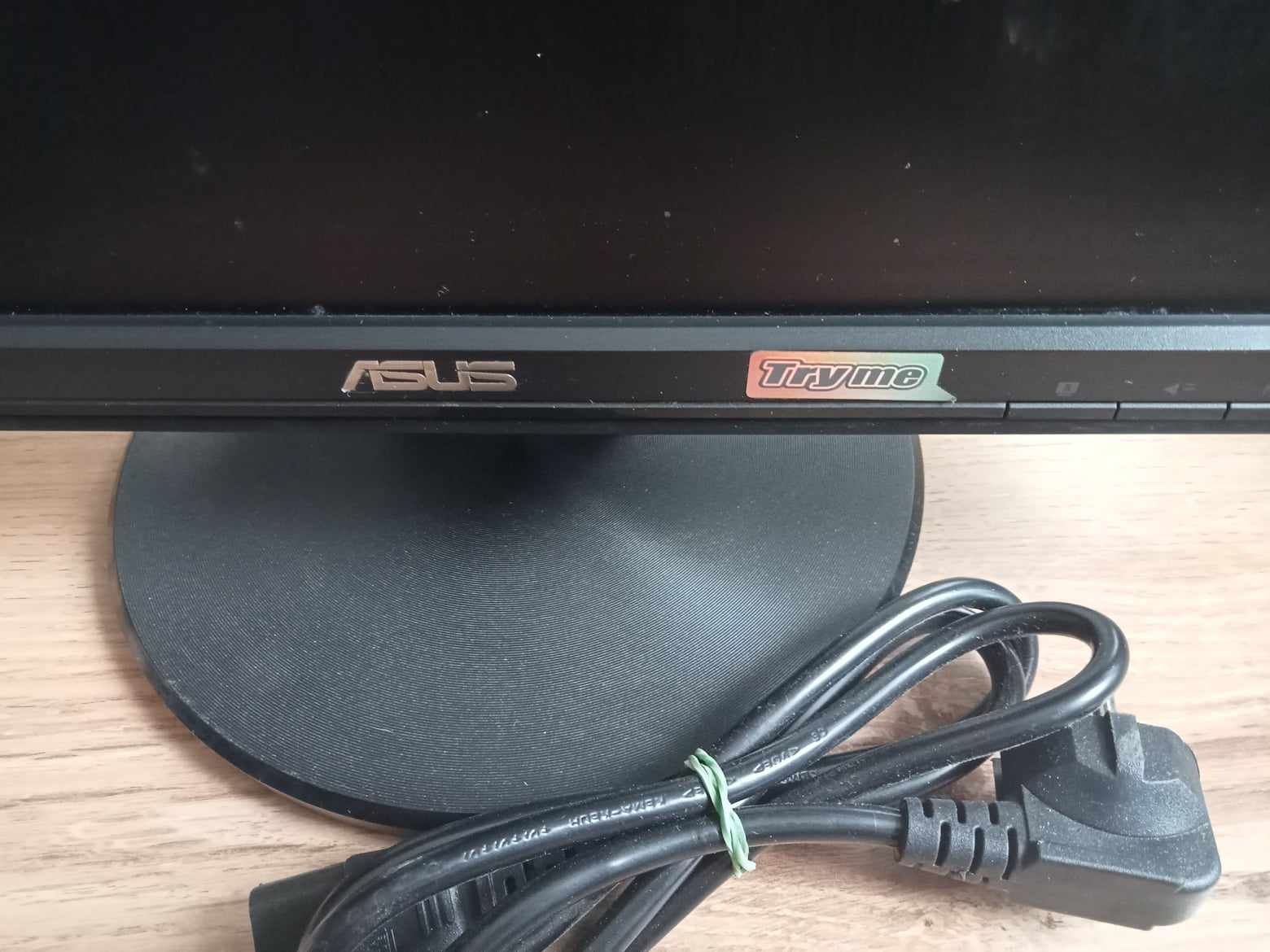 Monitor ASUS 19 cali
