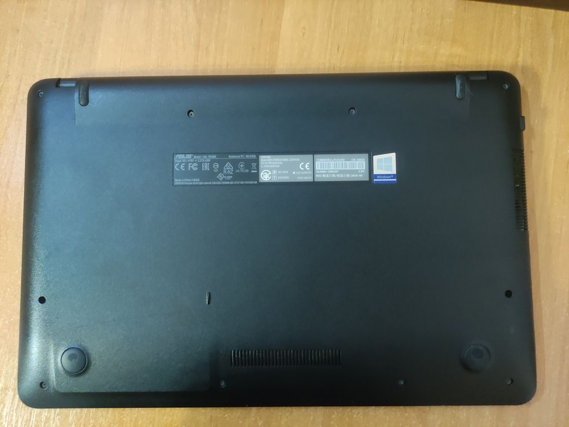 Продаю ноутбук Asus в дуже доброму стані.
