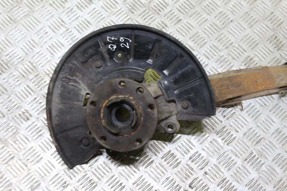 Ступиця Audi Q7 4L кулак цапфа передня права Ауді Кю7 4Л Ауди